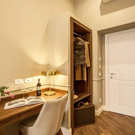 Charme Spagna Boutique Hotell 3*