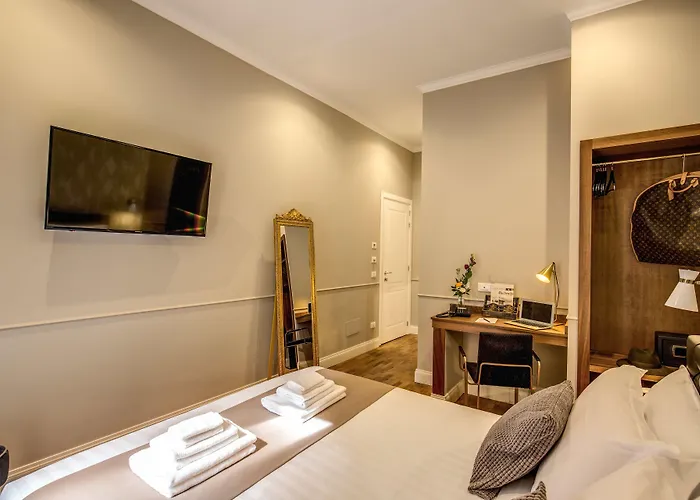 Charme Spagna Boutique Hotel 3*